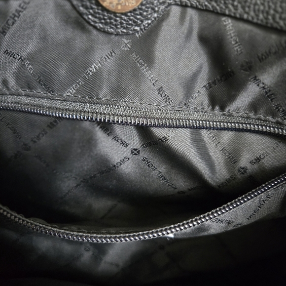 Michael Kors Black Leather Shoulder Bag - Picture 7 of 11